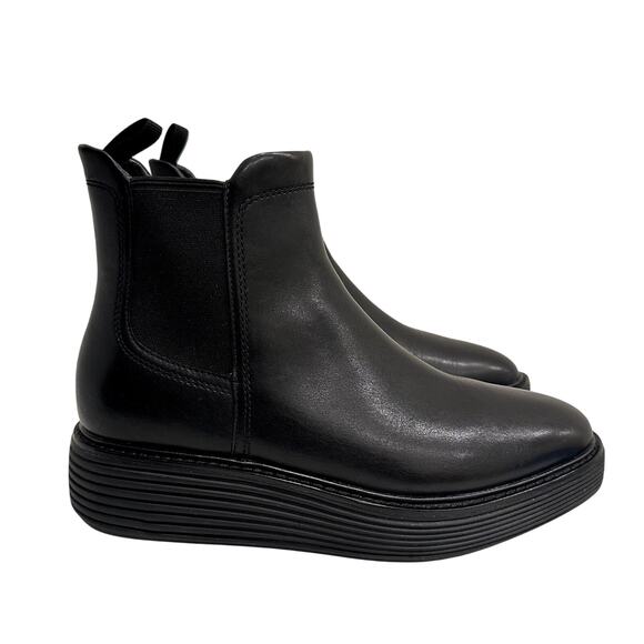 Cole Haan Women's Size 7 OrginalGrand Platform Waterproof Black Chelsea Boot - Picture 1 of 8